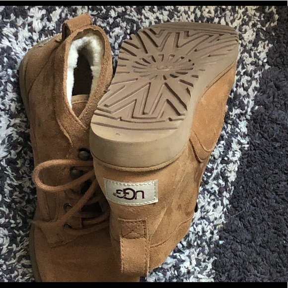 Ugg boots - Picture 1 of 6